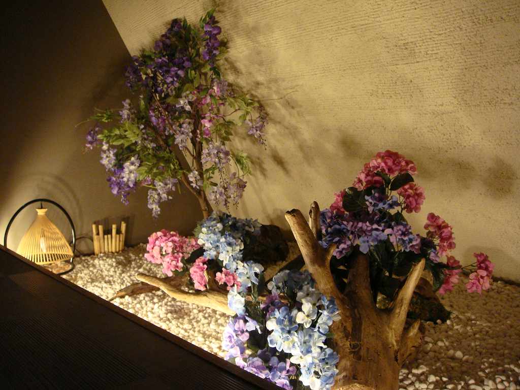 春の装飾、夏の装飾、藤や紫陽花の装飾ディスプレイ